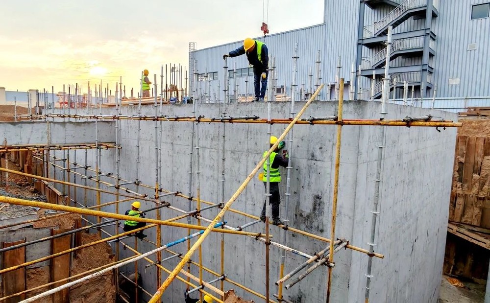 甘肅前進集團傳祁甘味乳業(yè)新建脫鹽乳清粉車間基礎工程順利完工